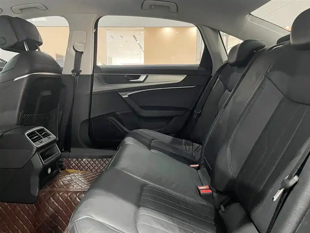 Audi A6L 2019 40 TFSI Luxury Aversion Edition