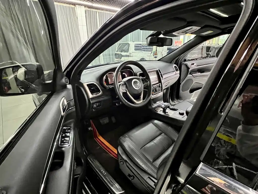 Grand Cherokee (Import) 2015 3.0L Shuxiang Navigation Edition