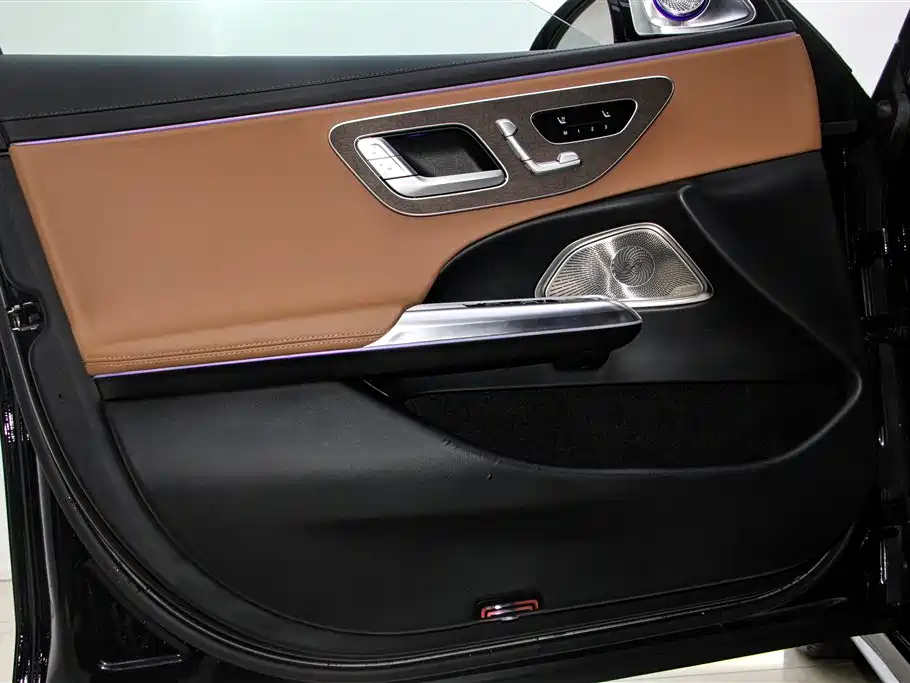 Mercedes-Benz E-Class 2024 E 300 L Fashion Edition