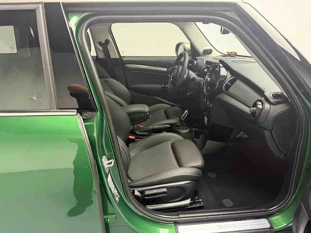 2023 MINI Cooper Artist 5-Door Edition