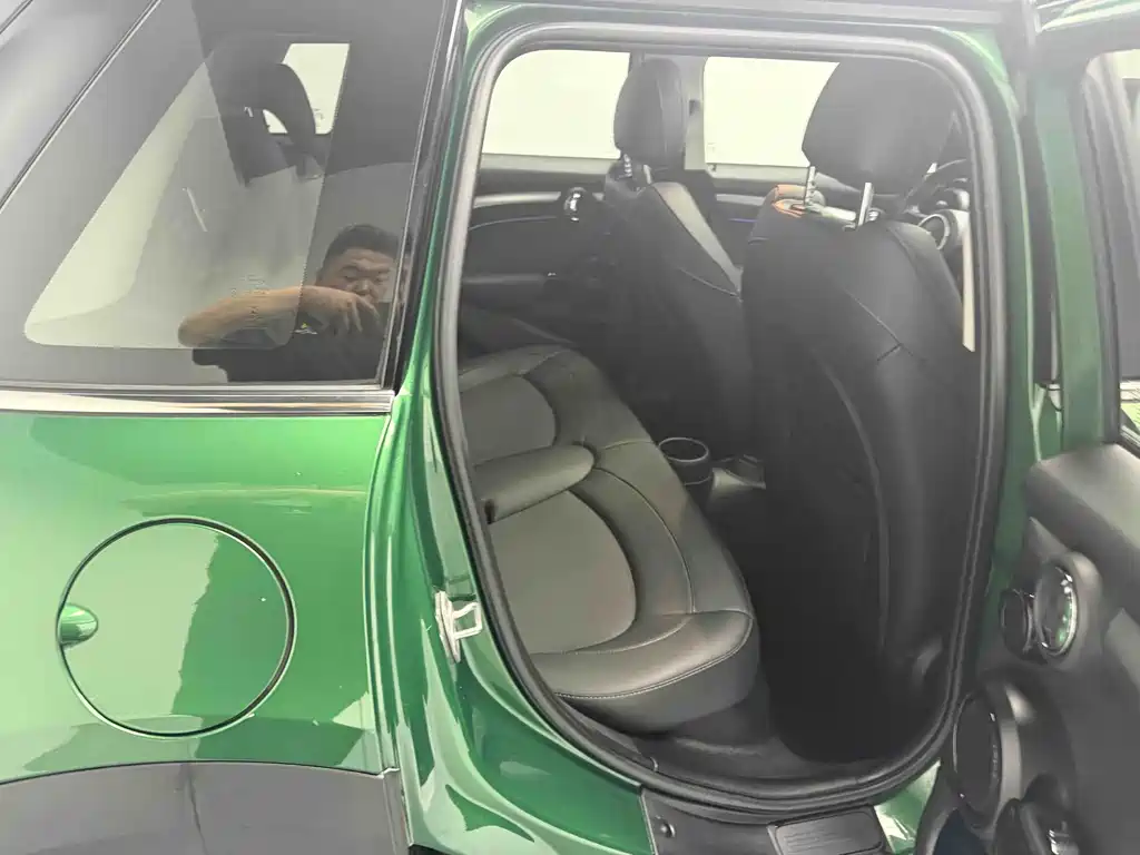 2023 MINI Cooper Artist 5-Door Edition
