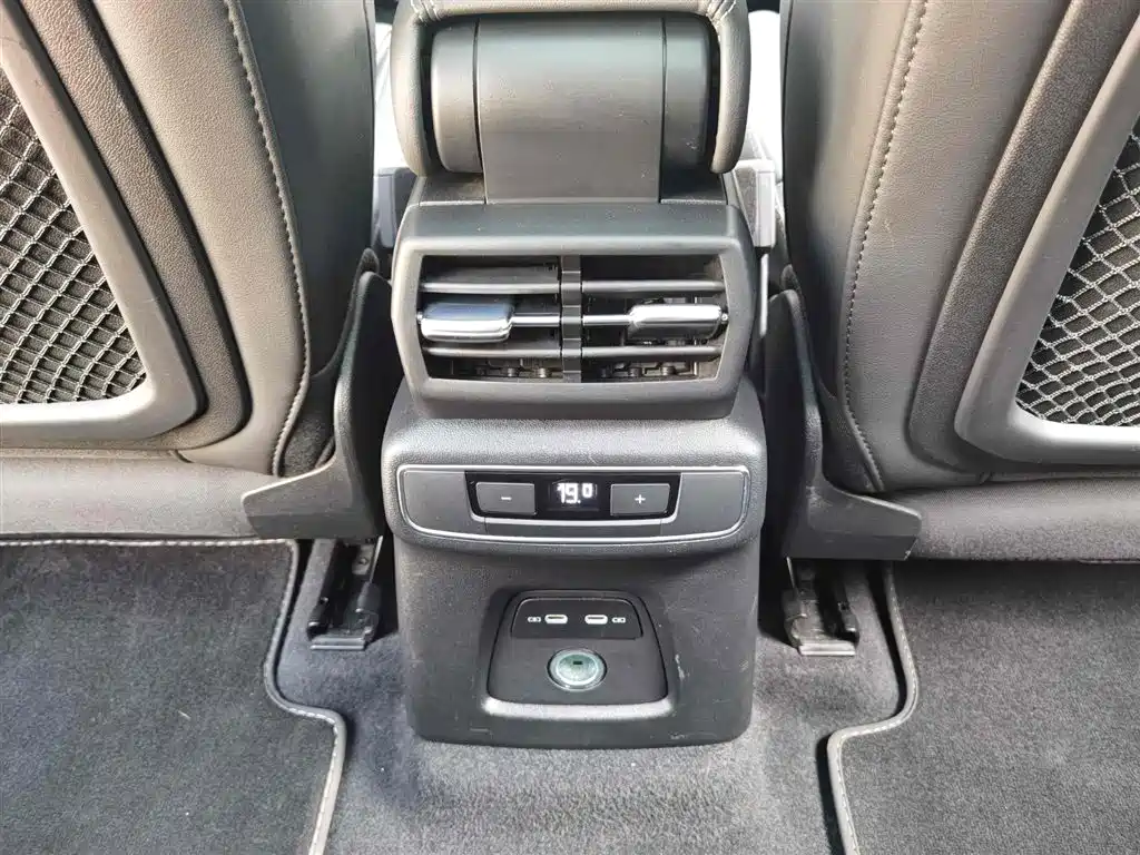 Audi Q4 e-tron 2024 40 e-tron Creative Edition