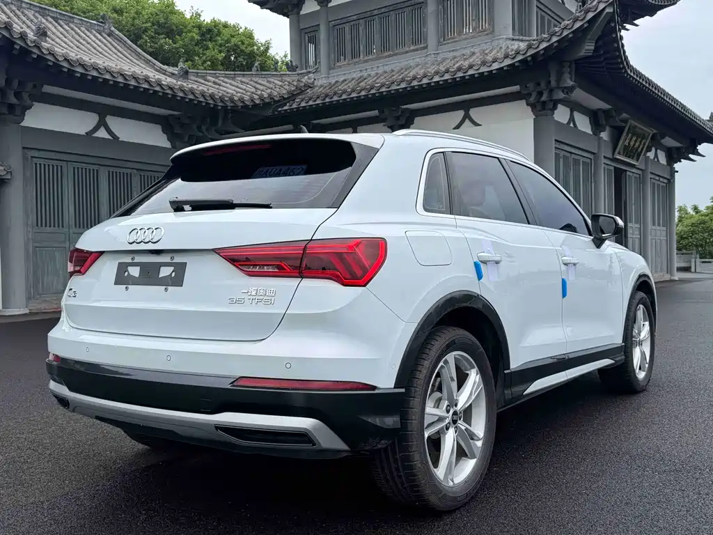 Audi Q3 2022 35 TFSI Fashion Elegance Edition