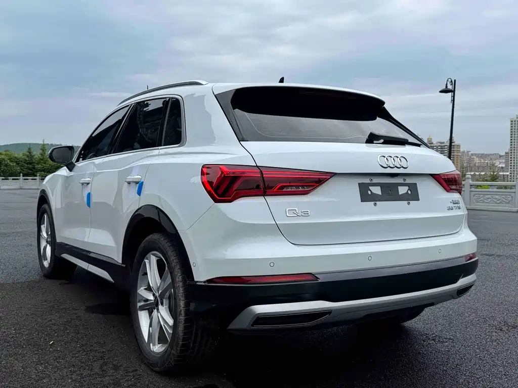 Audi Q3 2022 35 TFSI Fashion Elegance Edition