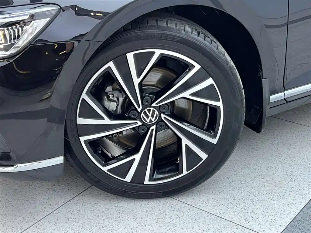 Magotan 2023 Edition 2 Millionth Anniversary 330 TSI DSG Luxury Edition