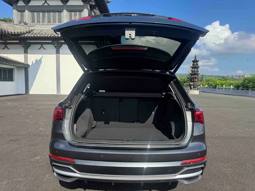Audi Q3 2023 35 TFSI Sportline (1.4T)