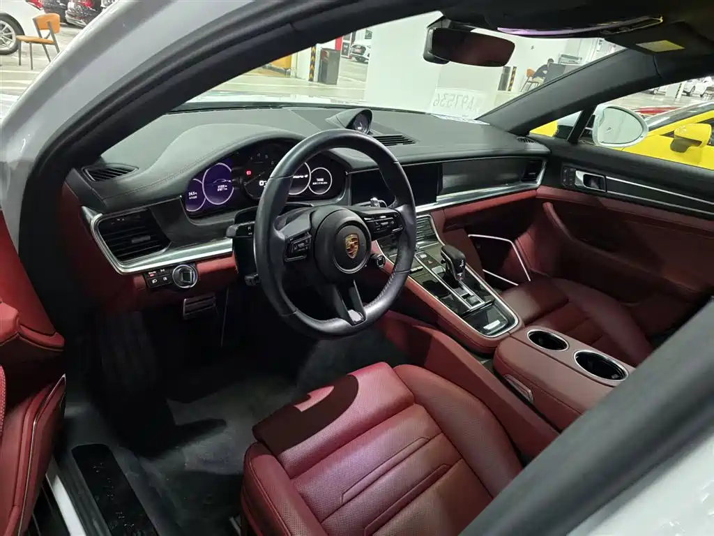 Panamera 4 E-Hybrid Platinum Edition 2023 Facelift