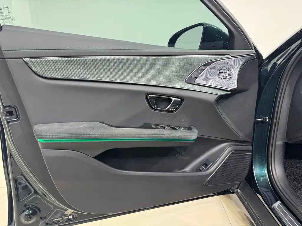 Han 2022 EV 610KM Four-Wheel Drive Qianshan Cui Limited Edition
