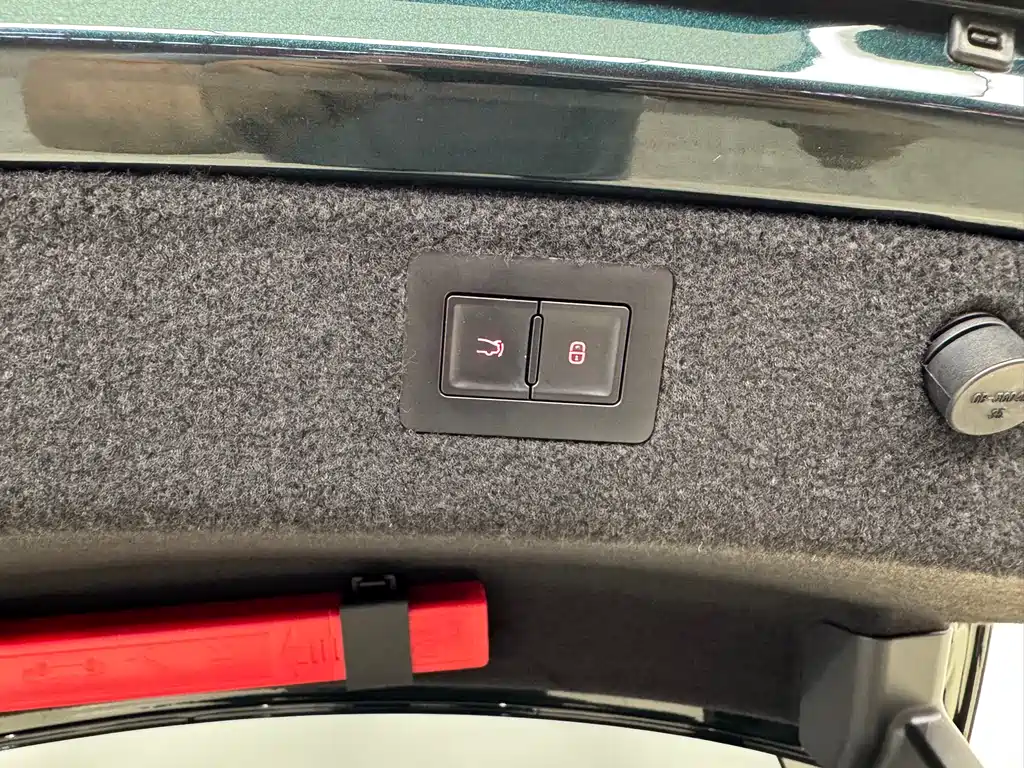 Han 2022 EV 610KM Four-Wheel Drive Qianshan Cui Limited Edition