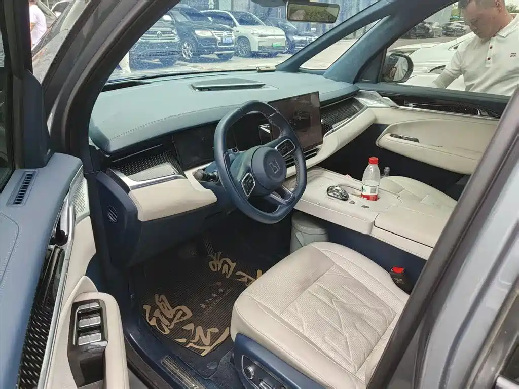 Jiaze 009 2024 Edition Six Executive Edition Four Wheel Drive 108kWh