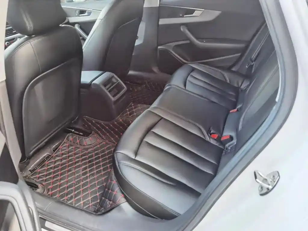Audi A4L 2017 Plus 40 TFSI进取型