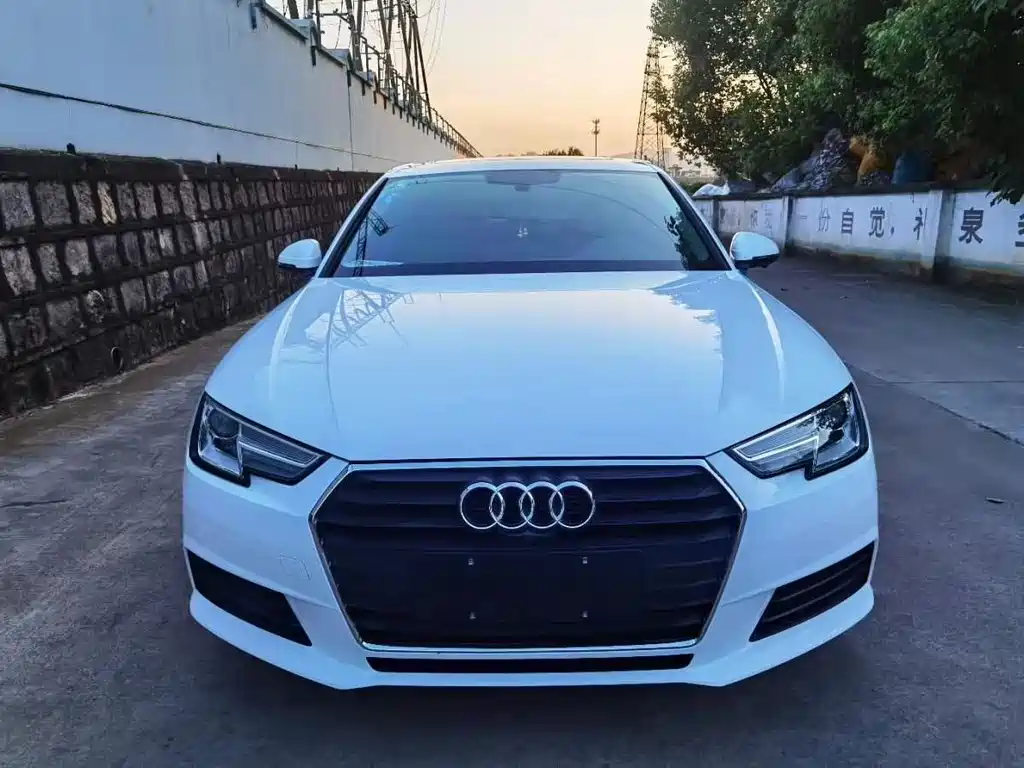 Audi A4L 2017 Plus 40 TFSI进取型
