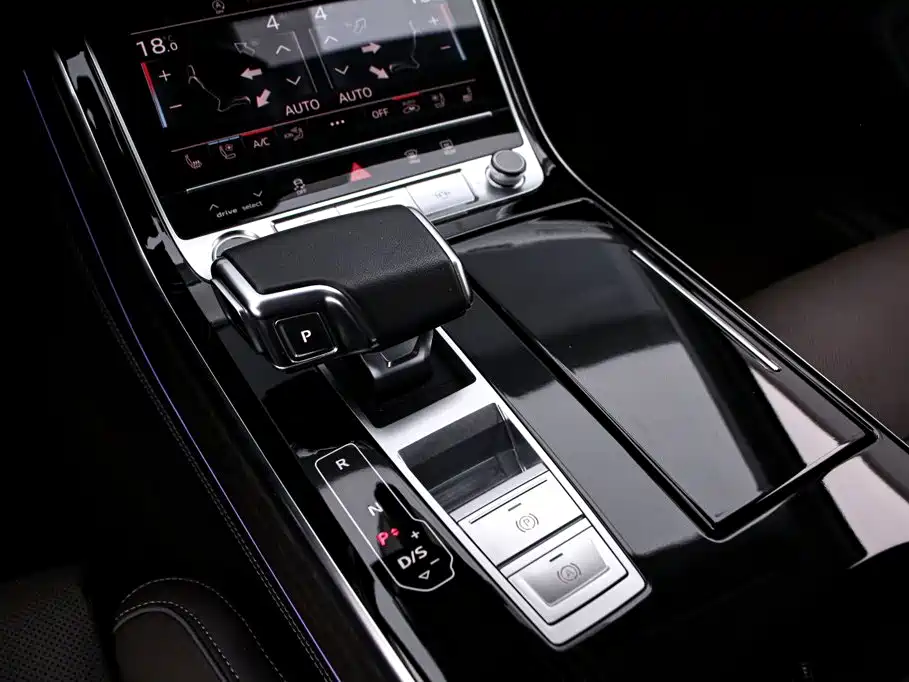 Audi A8 2023 model A8L 55 TFSI quattro flagship edition