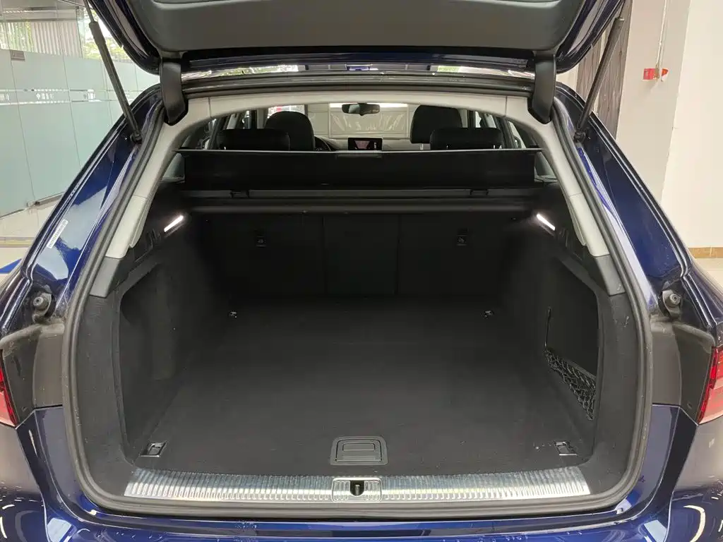 Audi A4 Import 2019 45 TFSI allroad quattro Fashion Model