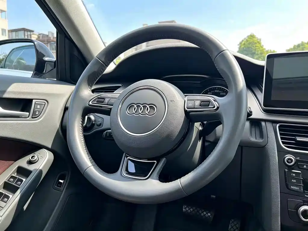 Audi A4L 2016 model 35 TFSI automatic standard edition