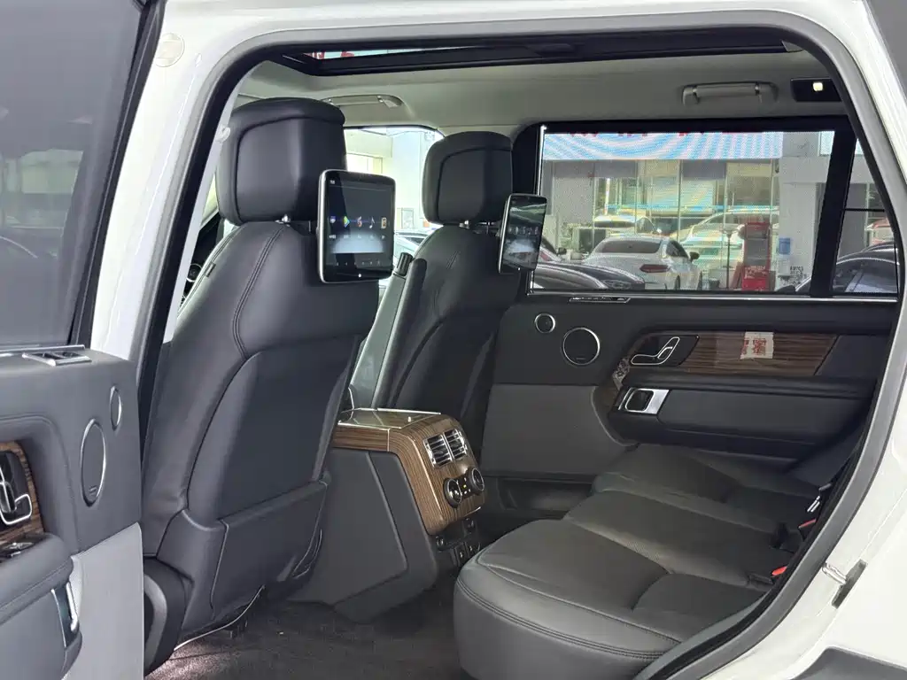 Range Rover 2018 3.0 SC V6 Vogue Long Wheelbase