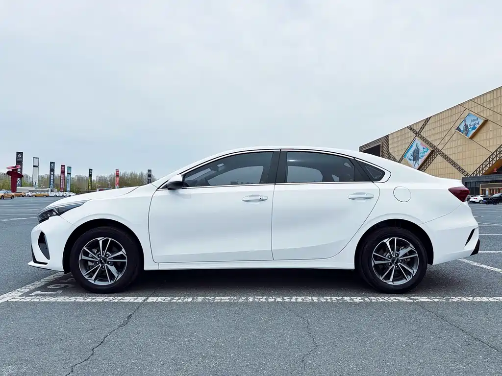 Kia K3 2023 1.5L CVT Luxury Edition