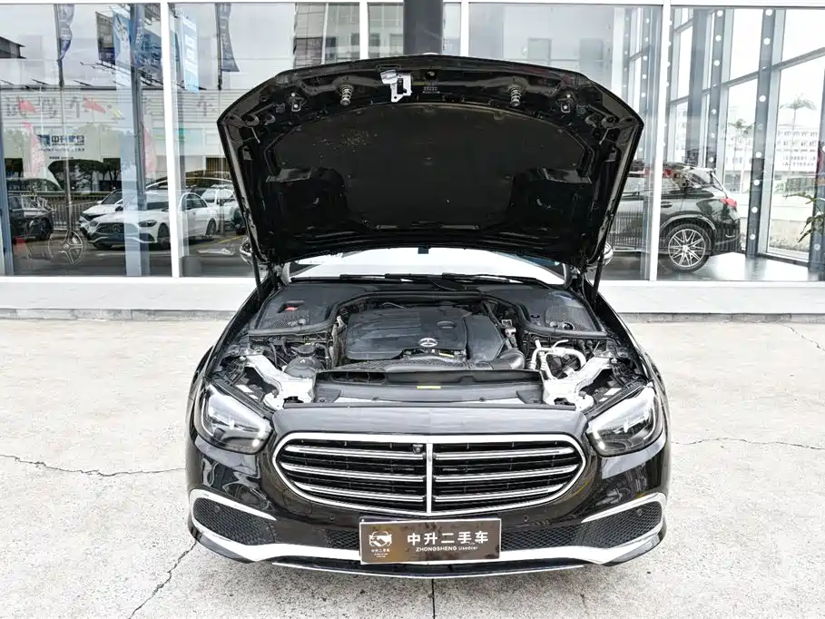 Mercedes-Benz E-Class 2023 E 300 L Fashion Edition