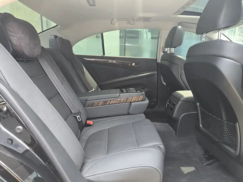 Hongqi H7 2021 Model 2.0T Flagship Edition