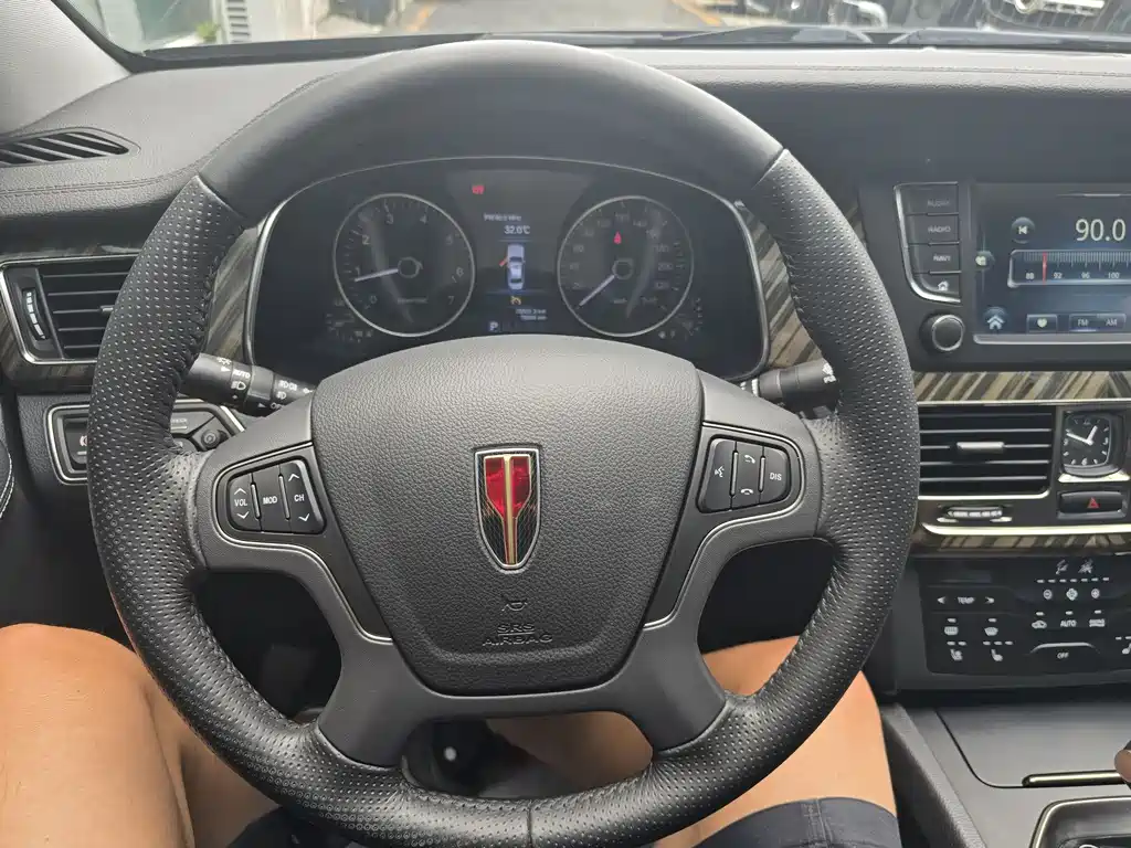 Hongqi H7 2021 Model 2.0T Flagship Edition