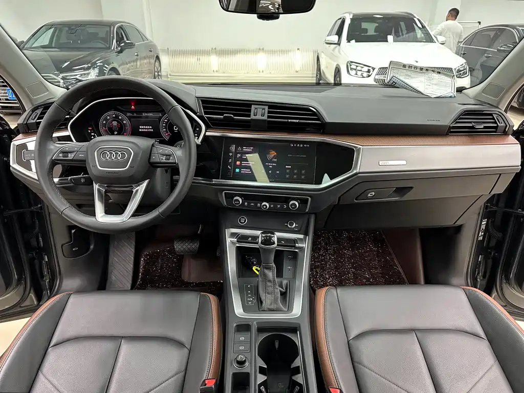 Audi Q3 2023 model 40 TFSI Fashion Dynamic Edition