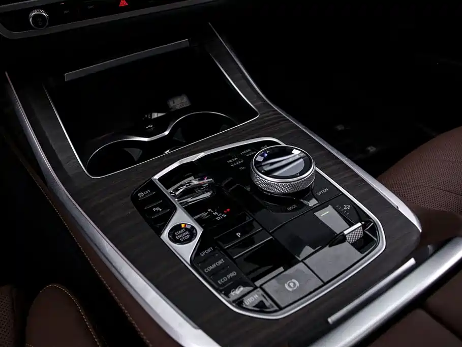 BMW X7 2023 xDrive40i Leading Luxury Package
