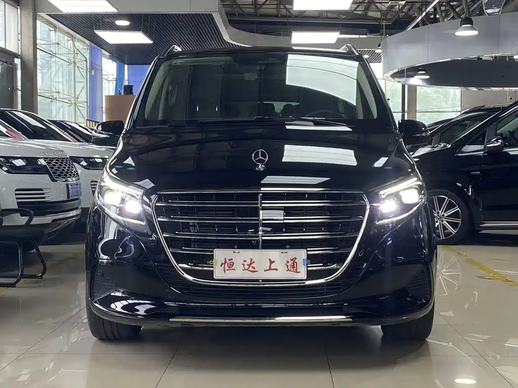 Mercedes-Benz V-Class 2024 300 L Long Wheelbase Luxury Edition