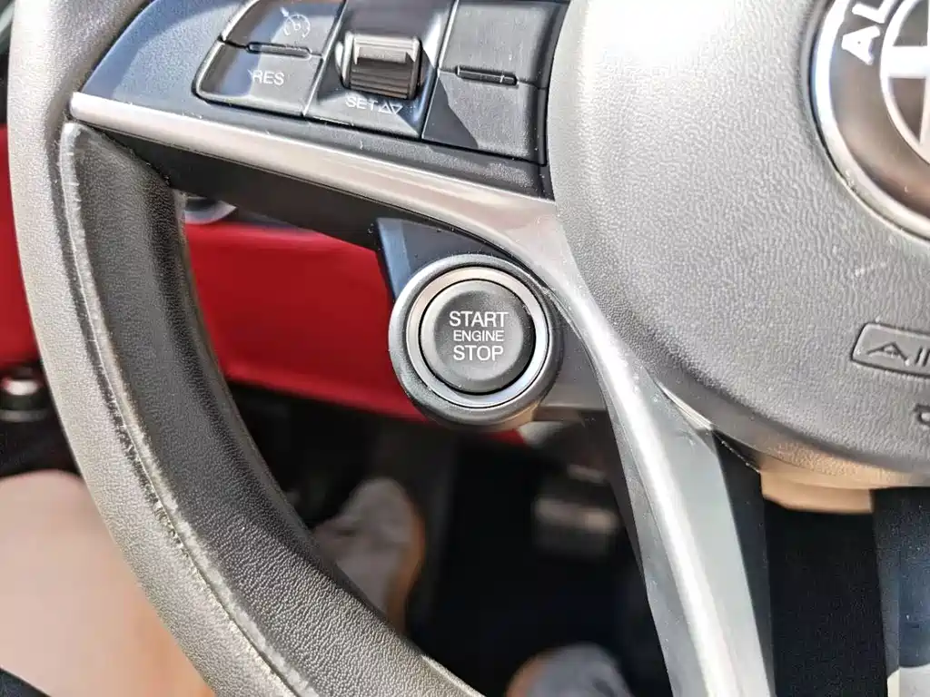 Giulia 2017 2.0T 200HP Luxury Edition