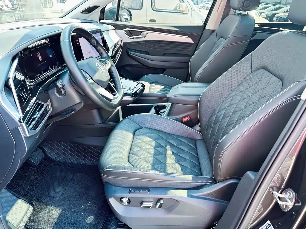 Lan Jin 2023 Model Revised 530TSI 4x4 Flagship Sheng Jin Edition Pro 6-seat