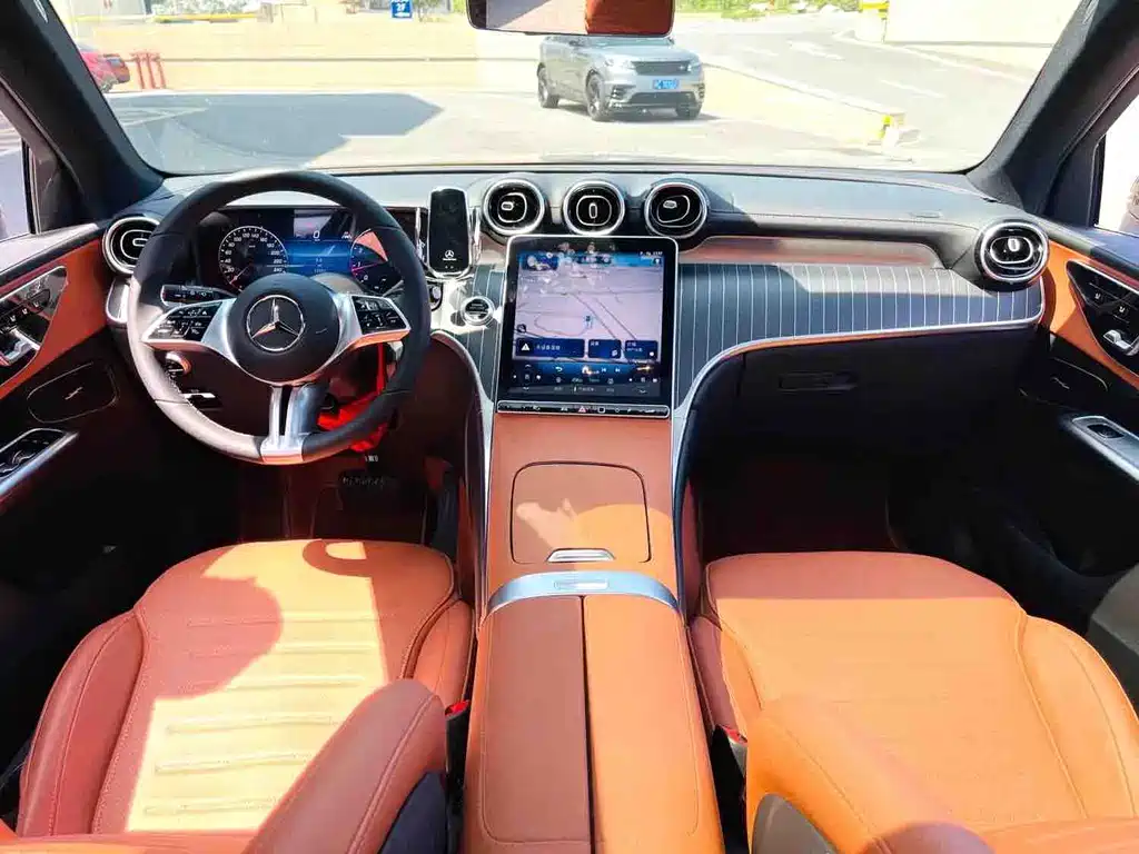 Mercedes-Benz GLC 2025款 Restyled GLC 260 L 4MATIC Sporty Edition