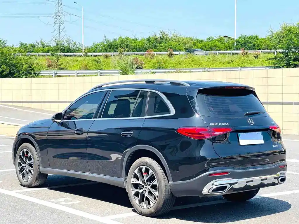 Mercedes-Benz GLC 2025款 Restyled GLC 260 L 4MATIC Sporty Edition