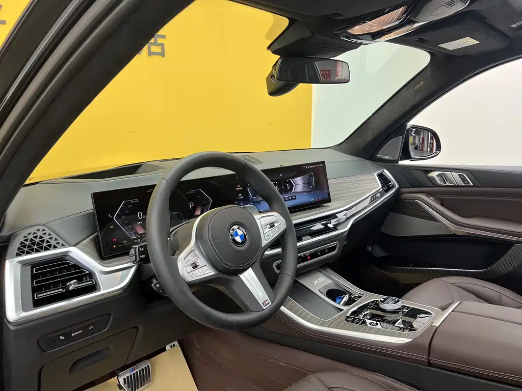 BMW X5 2023 xDrive 40Li M Sport Nightshade Package