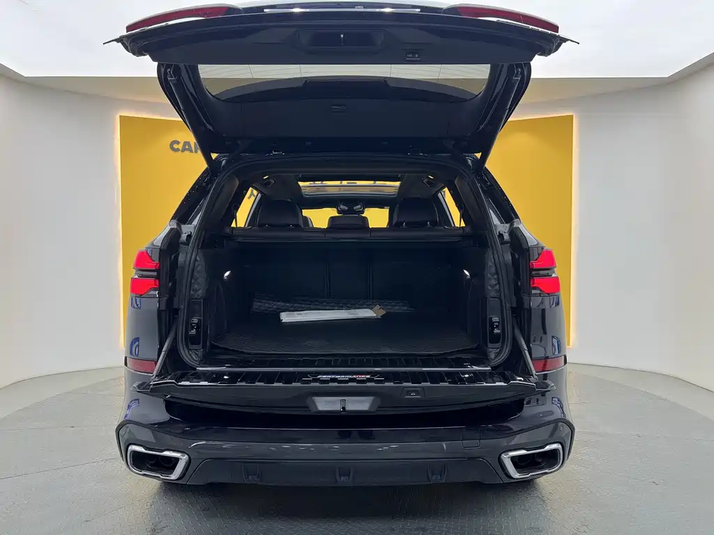 BMW X5 2023 xDrive 40Li M Sport Nightshade Package
