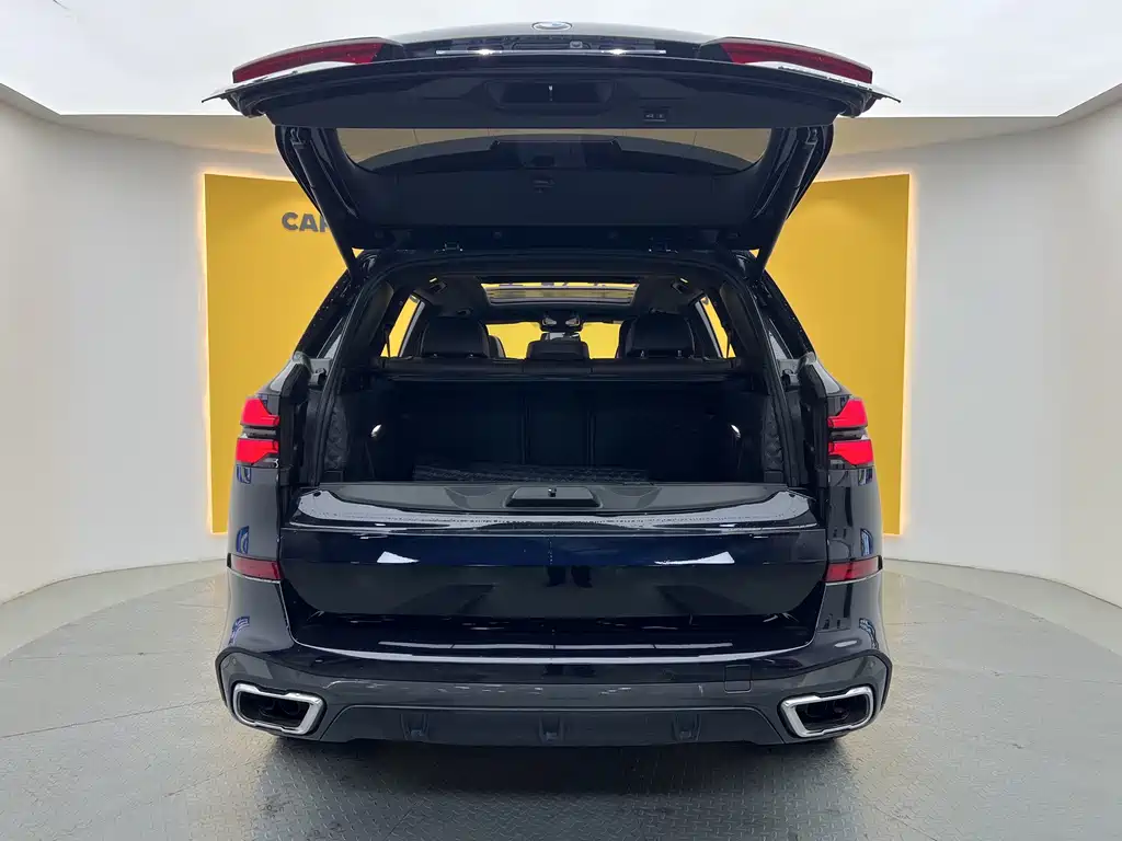 BMW X5 2023 xDrive 40Li M Sport Nightshade Package