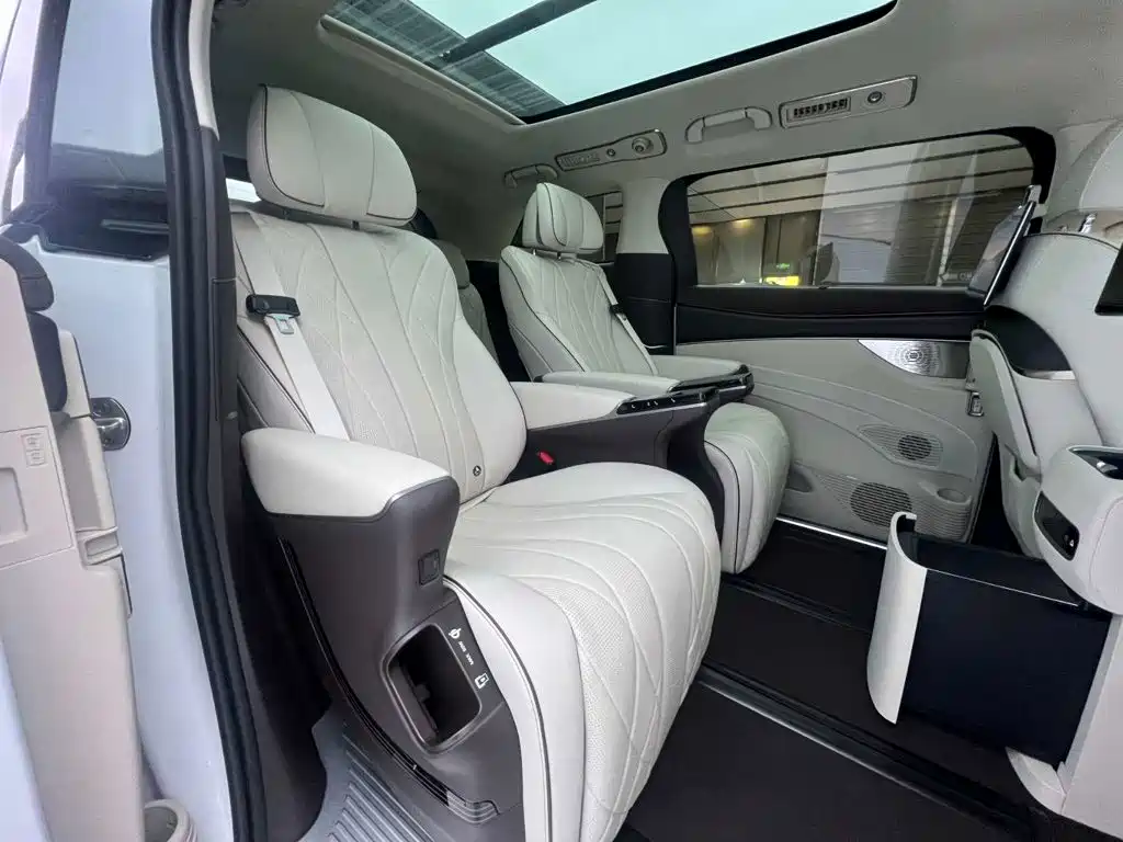 Tengri D9 2024 Model DM-i 980 All-wheel Drive Prestige Edition