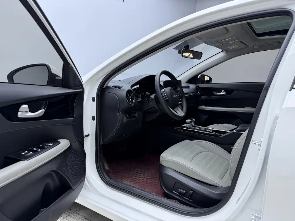 Kia K3 2023 1.5L CVT Luxury Edition