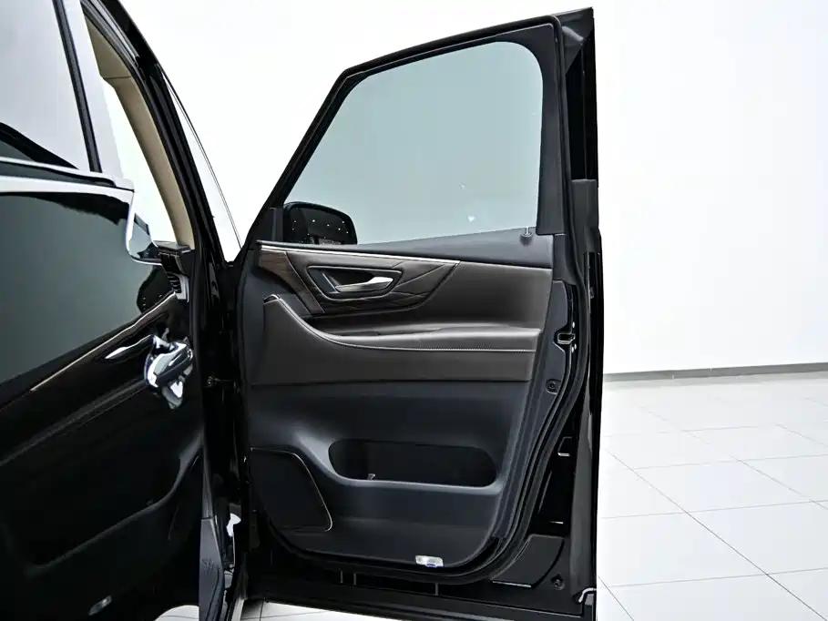 2024 Crown Hybrid 2.5L Prestige Executive Edition