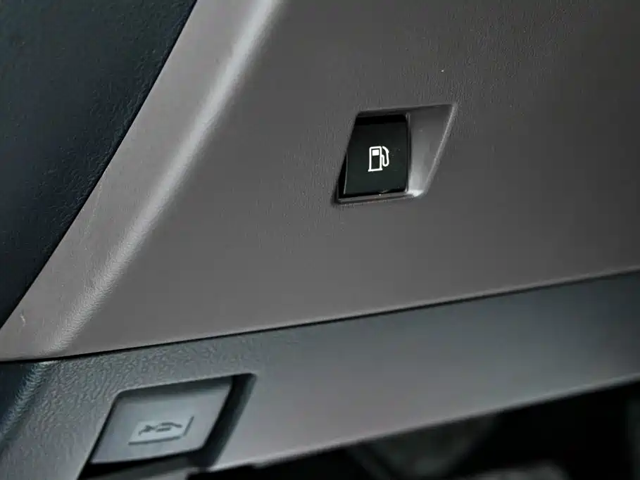 2024 Crown Hybrid 2.5L Prestige Executive Edition
