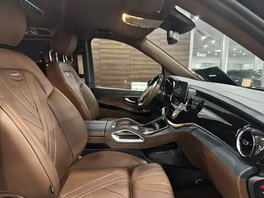 Volkswagen Viloran 2023 2.0T Business Edition 7-seater