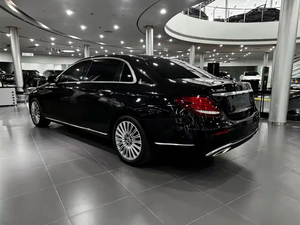 Mercedes-Benz E-Class 2020 E 300 L Fashion Edition