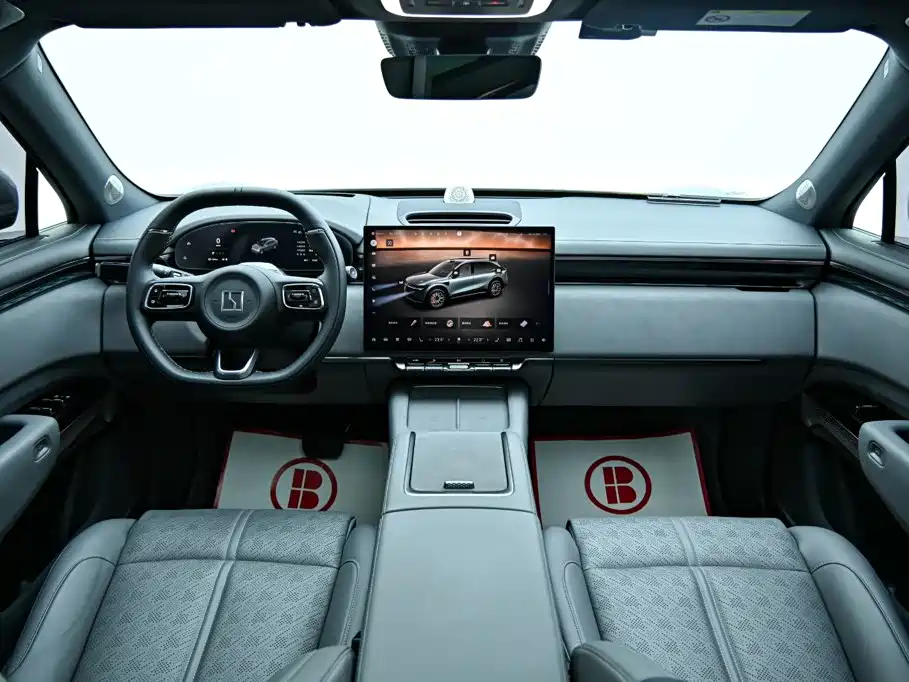 Jizhe 7X 2025 Edition 100kWh Long Range All-Wheel Drive Intelligent Driving Version