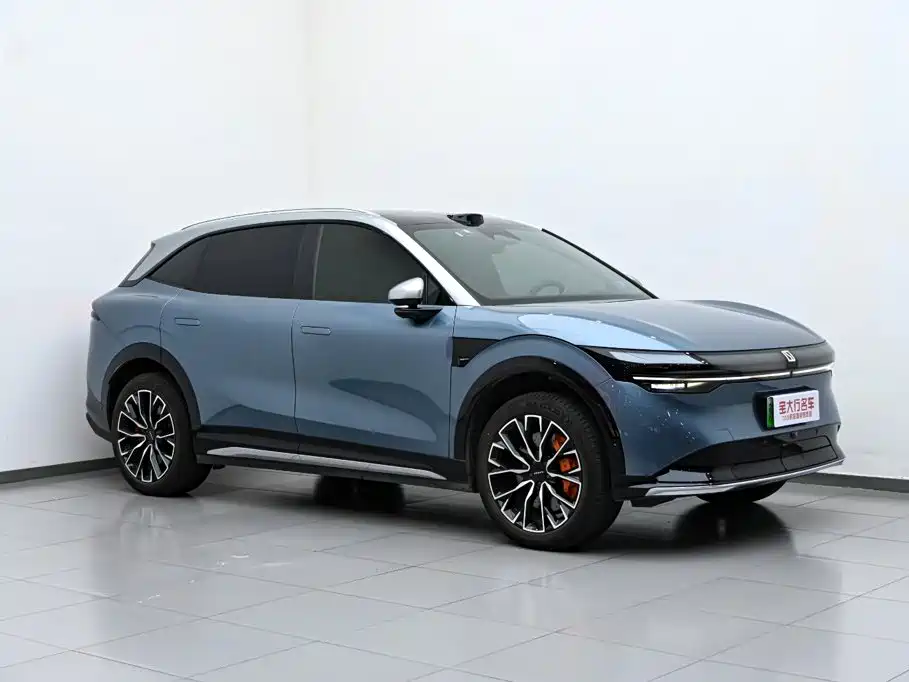 Jizhe 7X 2025 Edition 100kWh Long Range All-Wheel Drive Intelligent Driving Version