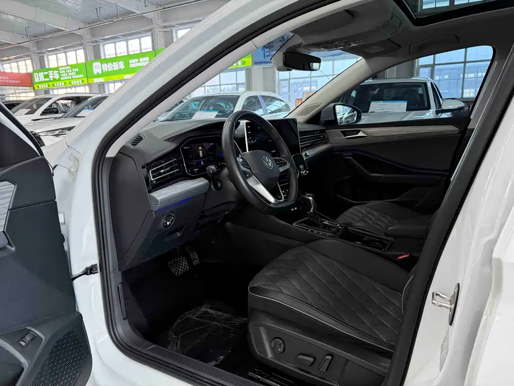 2023 Volkswagen Sagitar 280 TSI DSG Ultimate Plus Edition