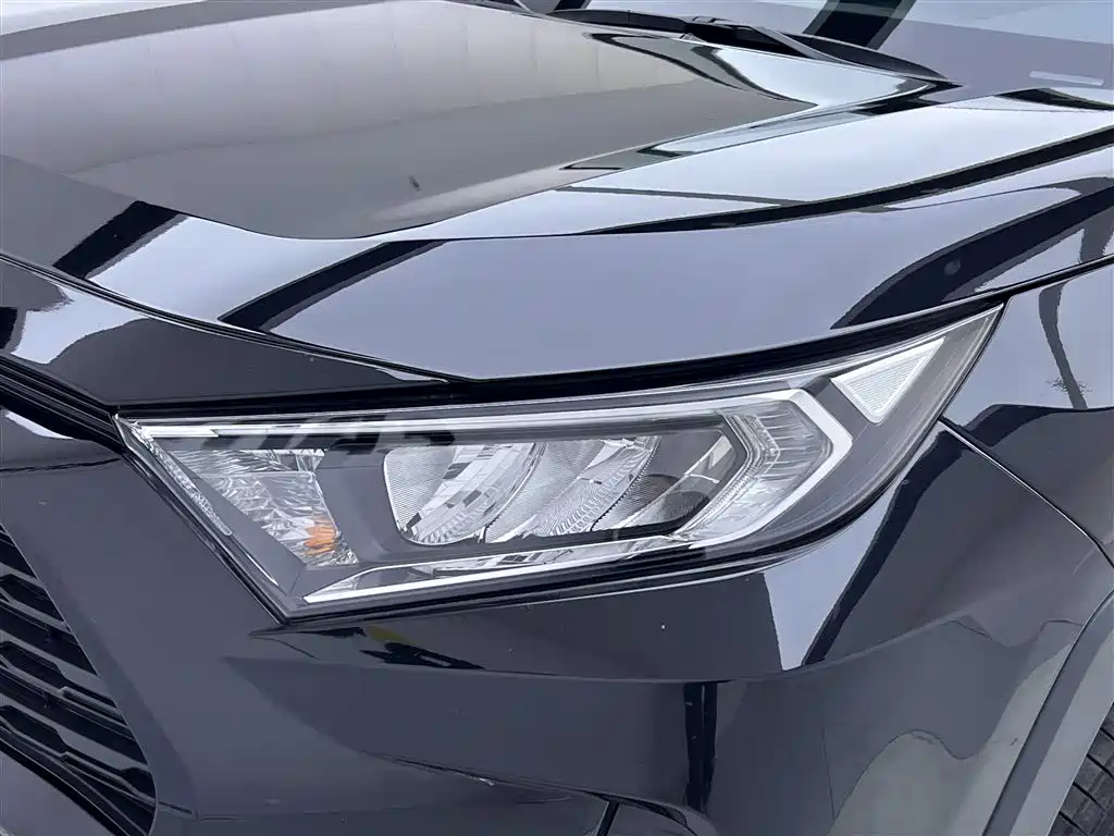 RAV4 2022 2.0L CVT Two-Wheel Drive Fashion Edition