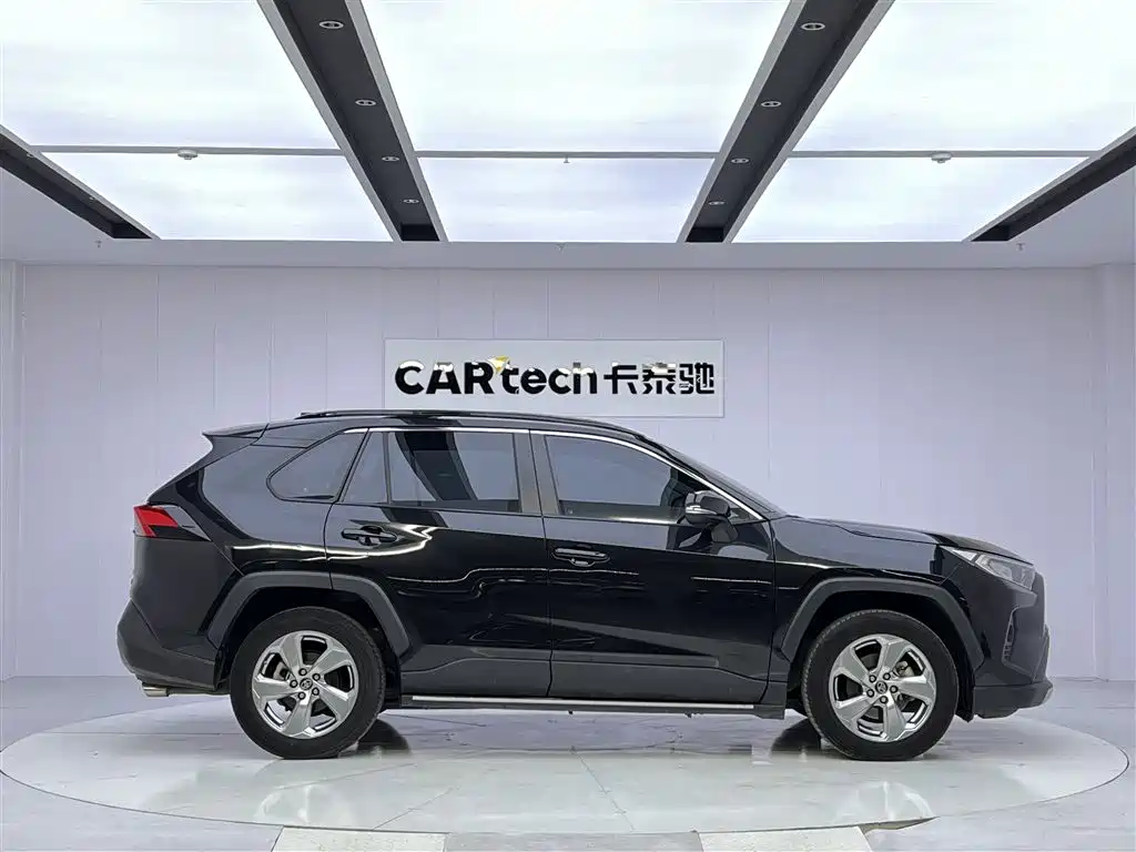 RAV4 2022 2.0L CVT Two-Wheel Drive Fashion Edition