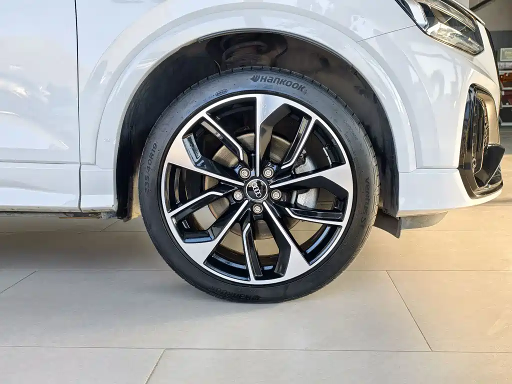 Audi Q2L 2024 35TFSI Premium Dynamic Edition