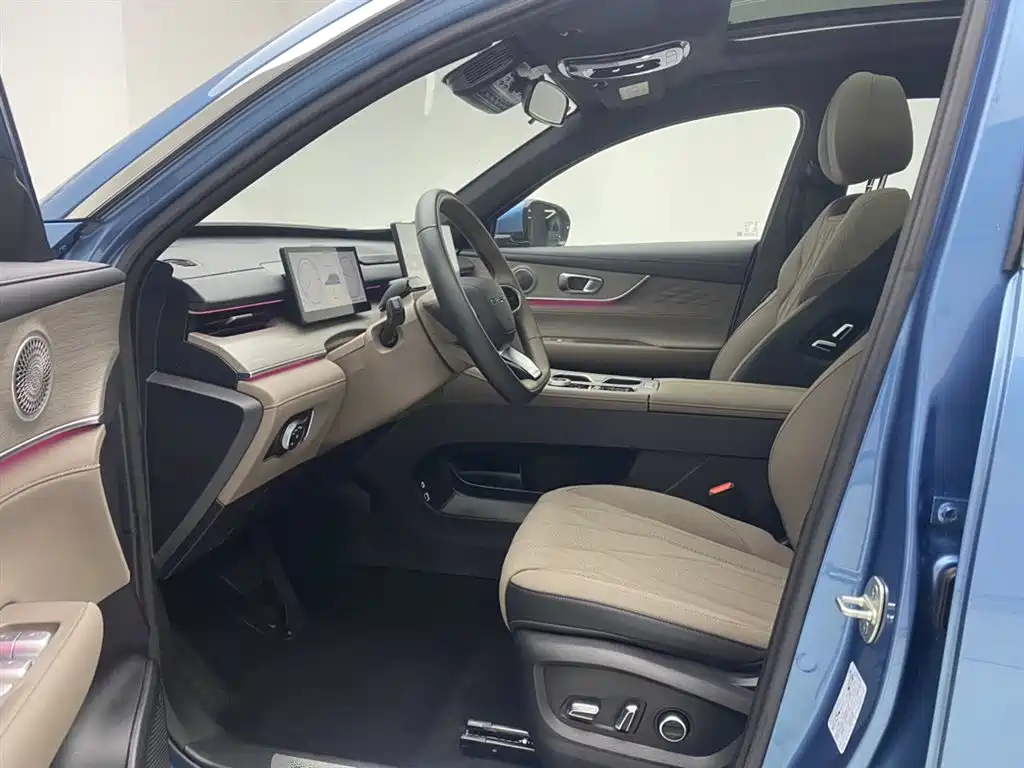 Ruihu 8 PLUS C-DM 2025 Edition 1.5T 116km Prestige 5-seat