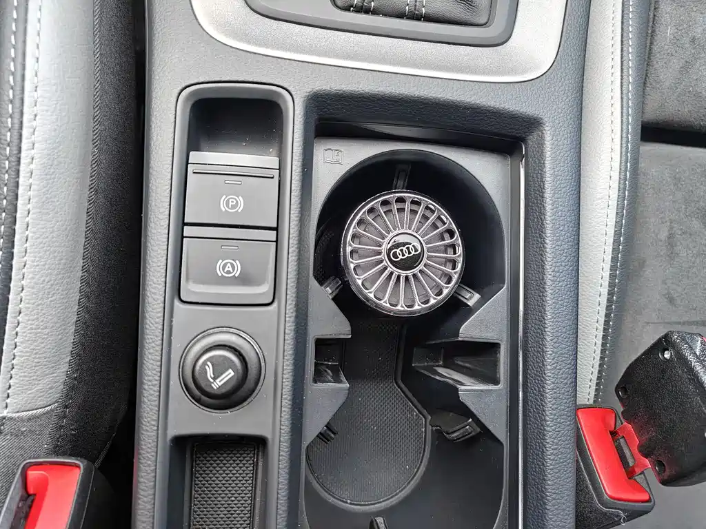 Audi Q3 2023 35 TFSI Sportline (1.5T)