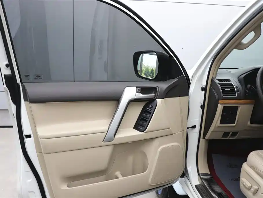 Prado 2018 3.5L Automatic TX-L NAVI