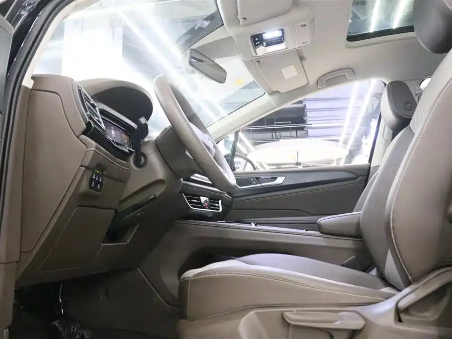 Viloran 2024 330TSI Business Edition